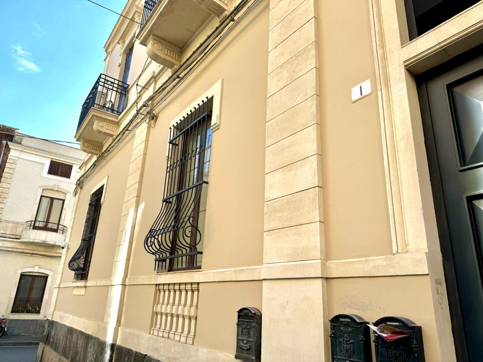 Cortile Nobile Luxury Suites Катанія Екстер'єр фото